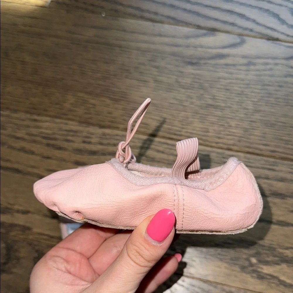 Pink Ballet Slippers with Elastic Strap and Bow stelle size 3/4 baby